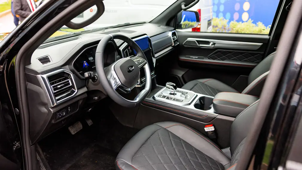 На базе JAC T9: представлен предсерийный Sollers ST9