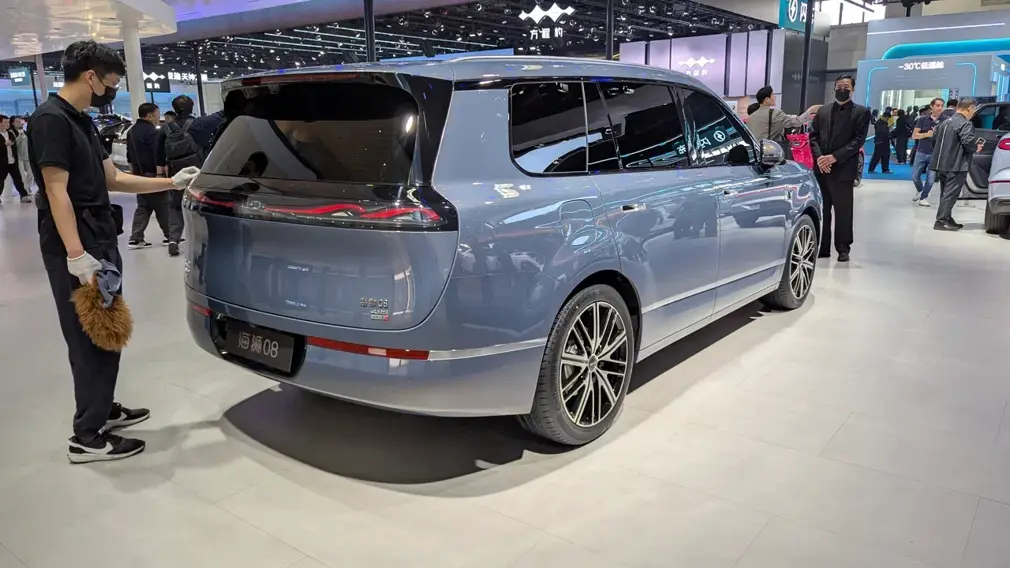 BYD делает гибрид, который может ехать как электромобиль: новинка получит лидар, пневмоподвеску и быструю зарядку