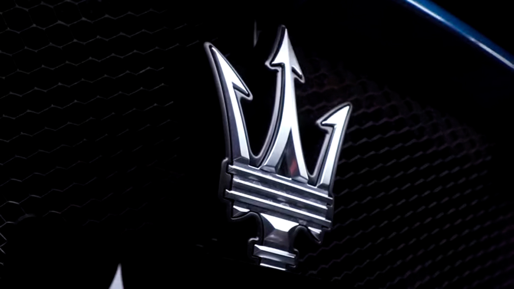 Компания Maserati модернизировала MC20 в честь гоночного суперкара MC12
