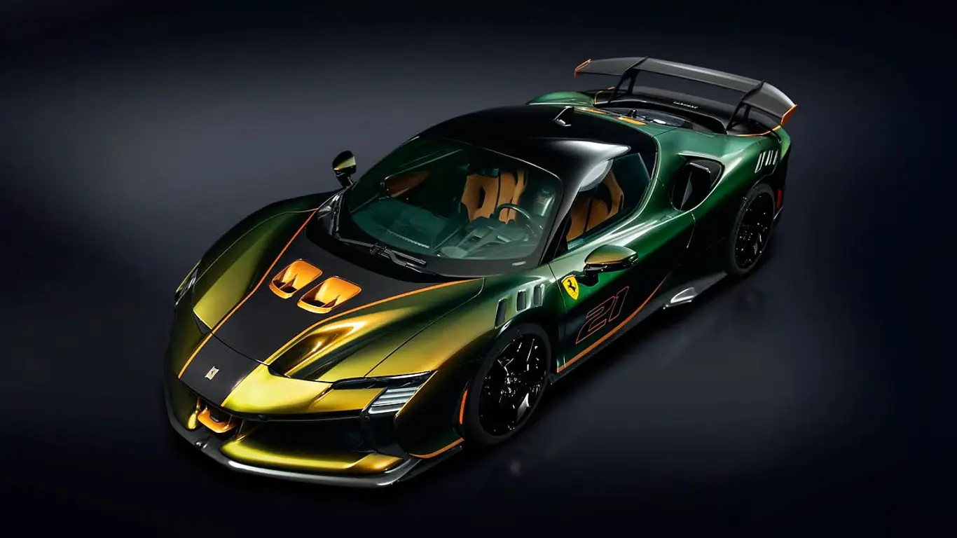 フェラーリが赤を捨てた——SF90 XX Stradaleがハリウッド級の特注カラー