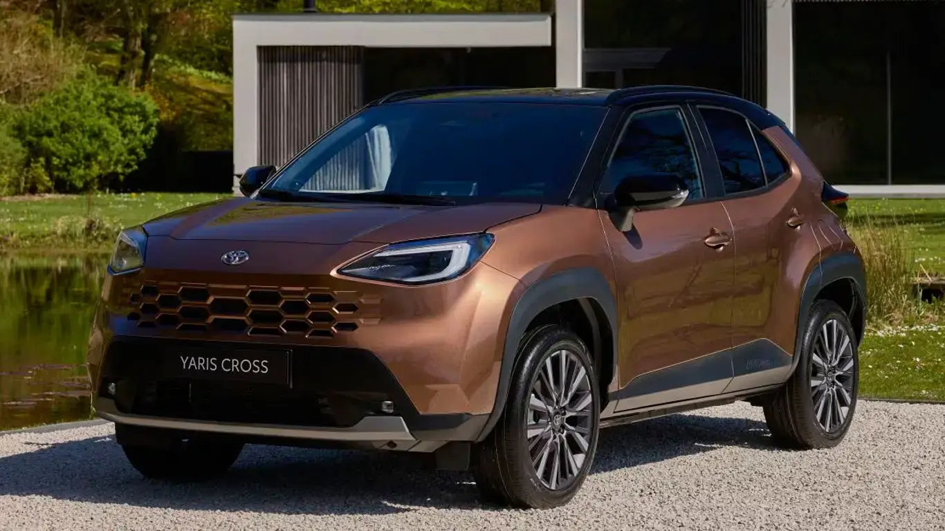 トヨタが欧州ベストセラーを刷新——新型ヤリスクロスは小さなRAV4のよう
