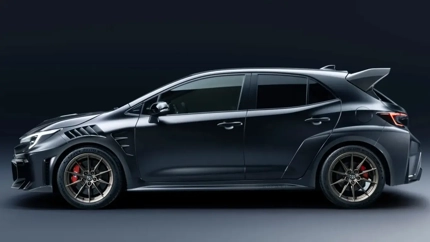 Toyota a retiré la banquette arrière, et la GRMN Corolla n'en est devenue que plus impitoyable