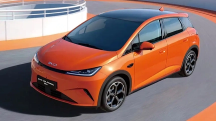 BYD Dolphin G DM-i: hibridul compact care promite peste 1.000 km autonomie