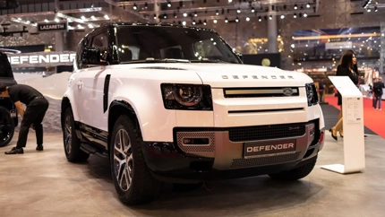 Defender could become a US-built pickup as JLR courts Stellantis for America