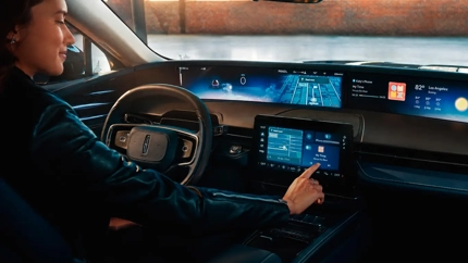 Ford y Lincoln convierten el coche en un guía turístico que narra solo
