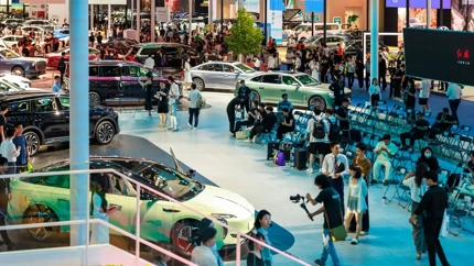 Tesla esmaga as marcas tradicionais no ranking digital da Gartner 2026 com 82,7%