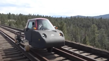 Mașina electrică Spira pe șine abandonate – un experiment unic