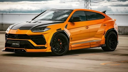 Liberty Walk transforma o Lamborghini Urus numa capa de revista vinda do Japão