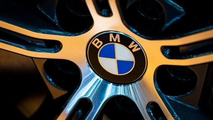 BMW ha reso il suo X1 più lungo più economico di quello corto, e l'India non se lo aspettava