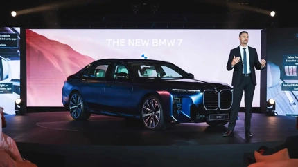 BMW trasforma la vernice in lusso e chiede 14.000 euro sulla Serie 7