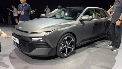 Hyundai golpea en Busan — la nueva Elantra ya no se parece a nada