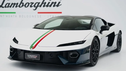 Lamborghini rescata un nombre que llevaba 15 años dormido, y la pintura no pasa desapercibida