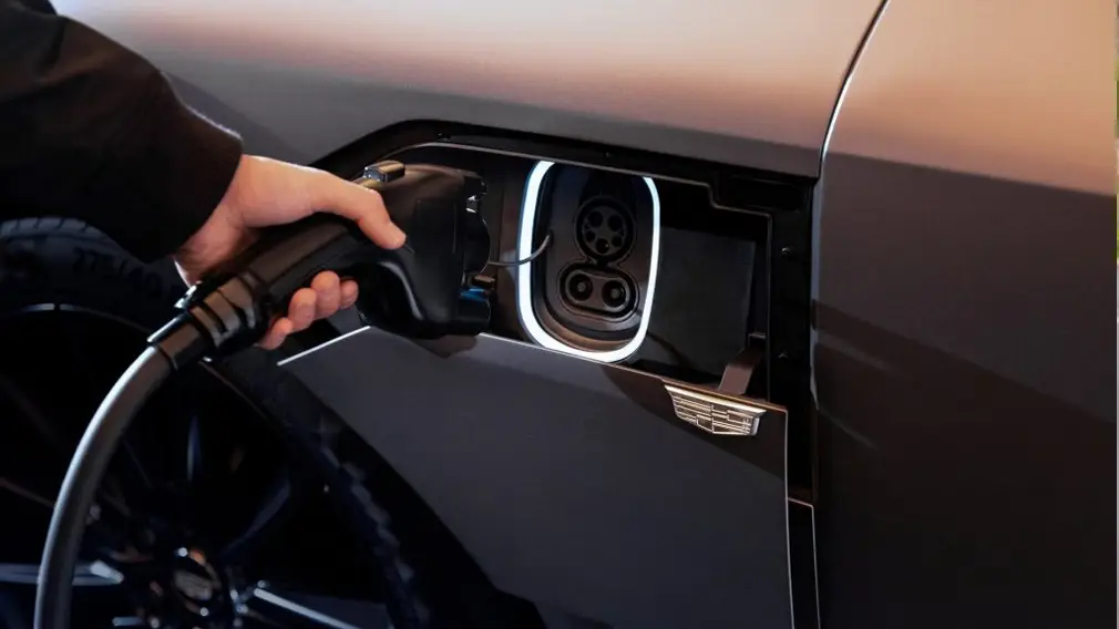 Cadillac Lyriq 2027