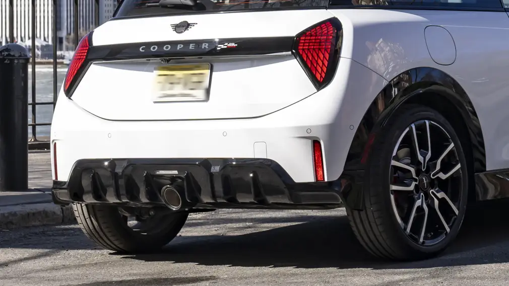 новый MINI John Cooper Works