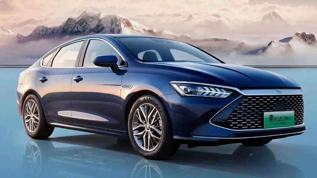 В Москве продают новый BYD Qin Plus по цене LADA Vesta