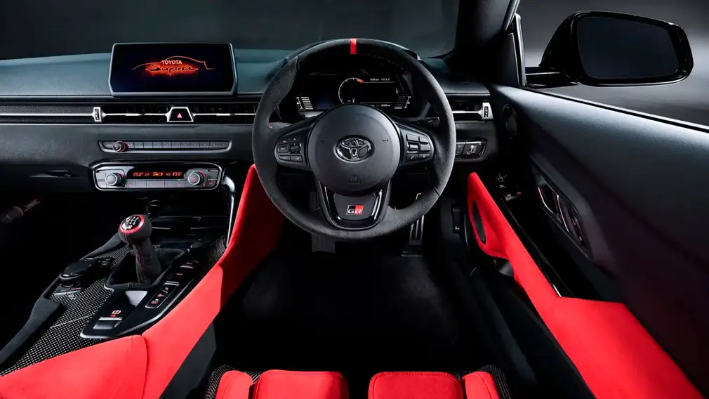 Представлена &laquo;финальная&raquo; версия купе Supra: мощный двигатель, агрессивный вид и высокая стоимость