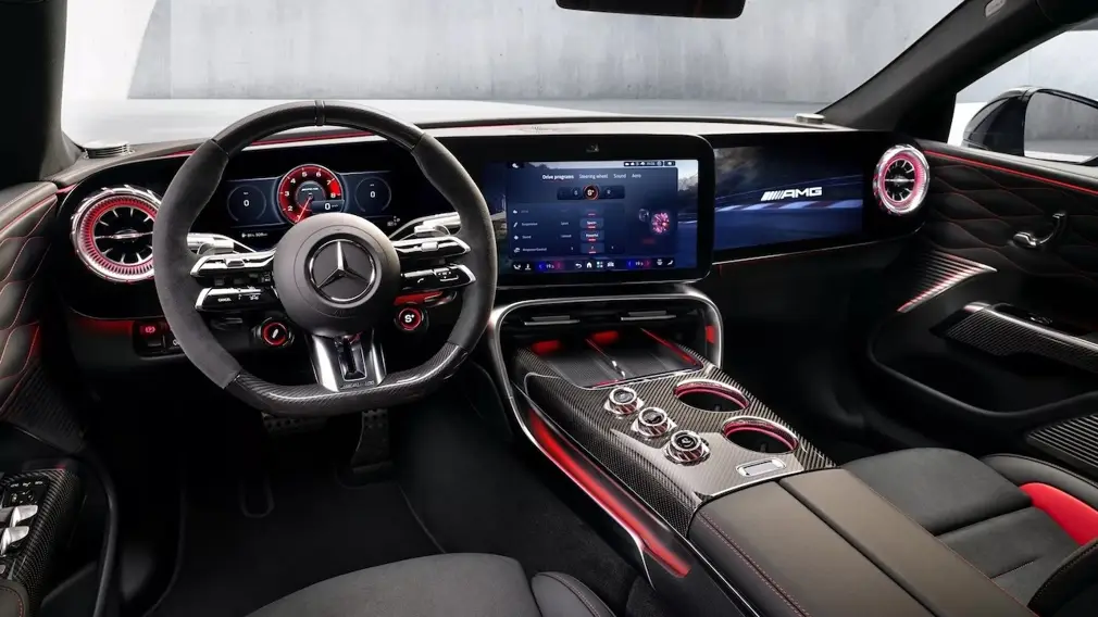 新型メルセデスAMG GT 4ドアクーペのインテリア