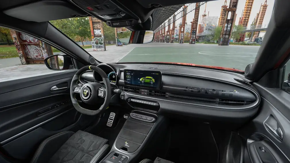 Abarth 600e Competizione