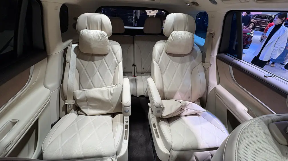 Автосалон в Гуанчжоу / Стенд Aito