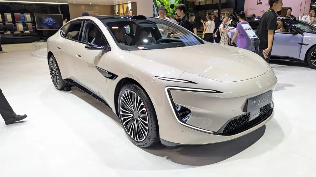 Автосалон в Чэнду 2026 / Avatr 12