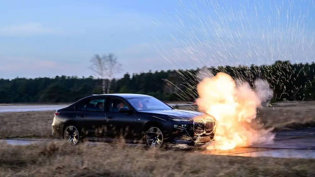 BMW 760i xDrive Protection VR9