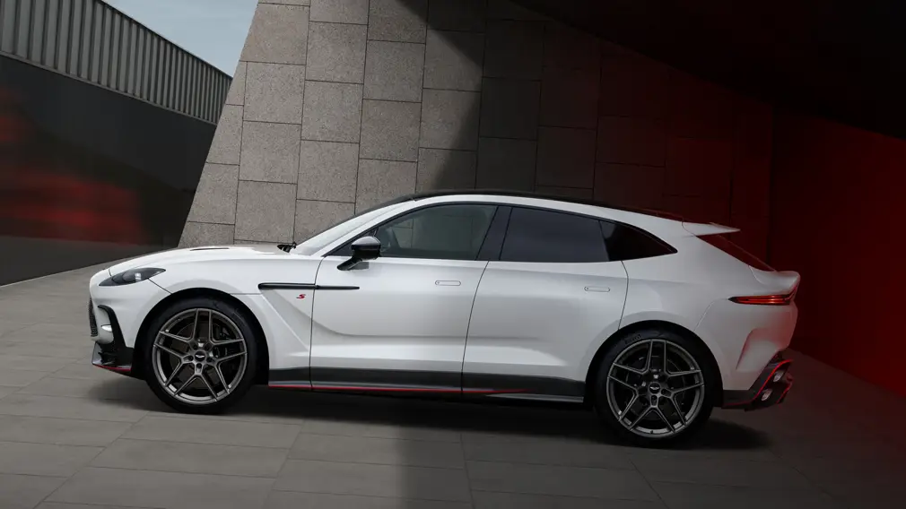 Aston Martin DBX S