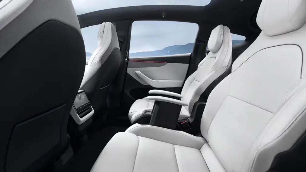 Салон удлиненной Tesla Model Y L