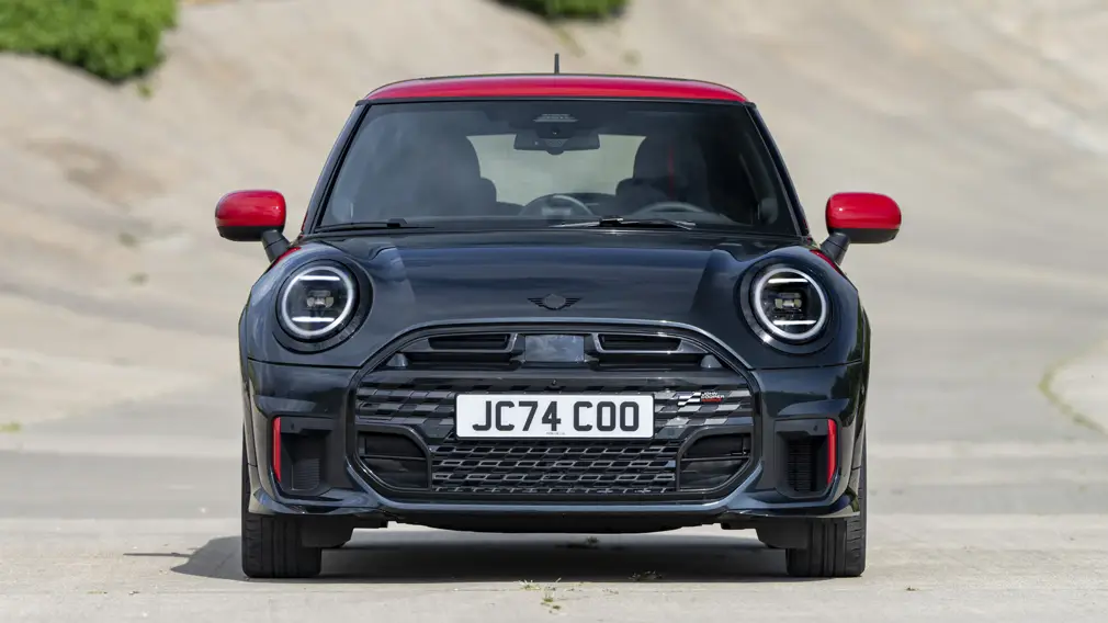 новые MINI John Cooper Works