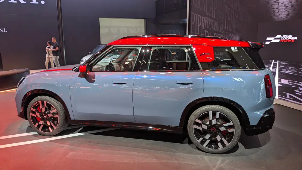 Автосалон в Пекине 2026 / Стенд MINI
