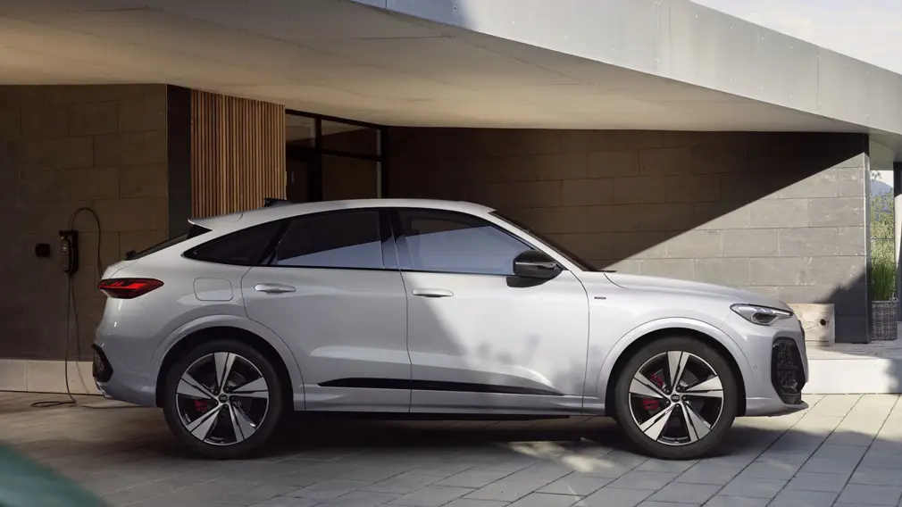 новые Audi Q5 e-hybrid и Audi Q5 Sportback e-hybrid