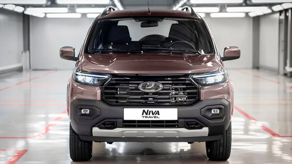 Премьера в Санкт-Петербурге: АвтоВАЗ показал обновлённую LADA NIVA Travel