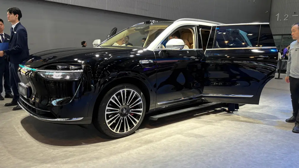 Автосалон в Гуанчжоу / Стенд Aito