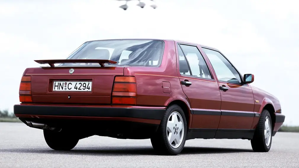 Lancia Thema 8.32 / wiadomości motoryzacyjne