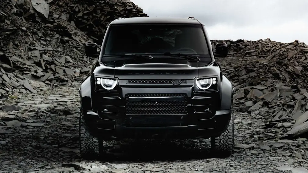 Land Rover Defender OCTA Black