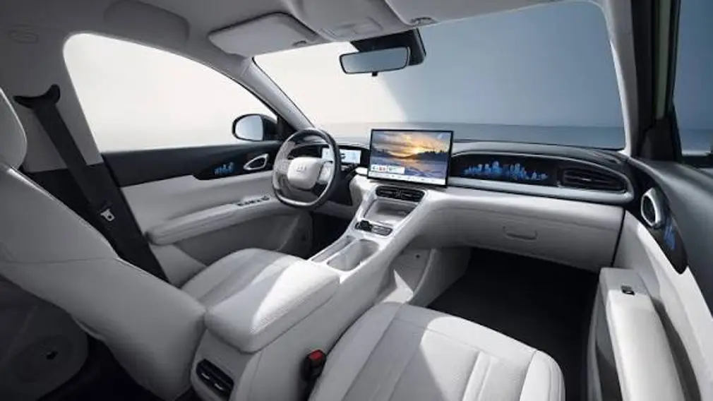 Geely E2