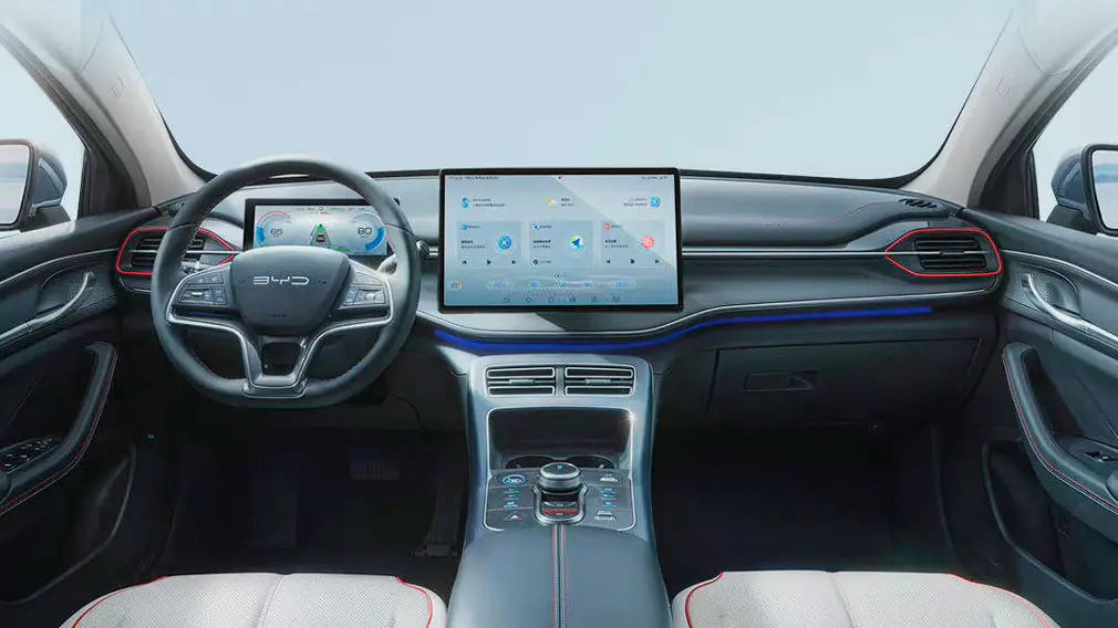 В Москве продают новый BYD Qin Plus по цене LADA Vesta