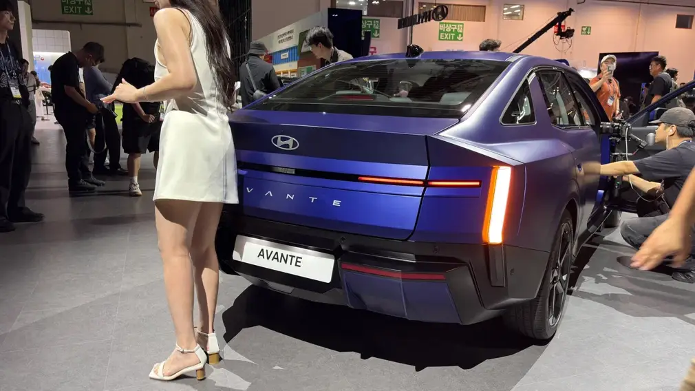 Hyundai Elantra / BIMOS 2026
