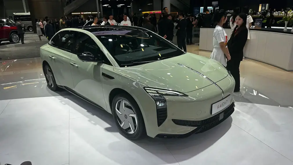 Hongqi EH7