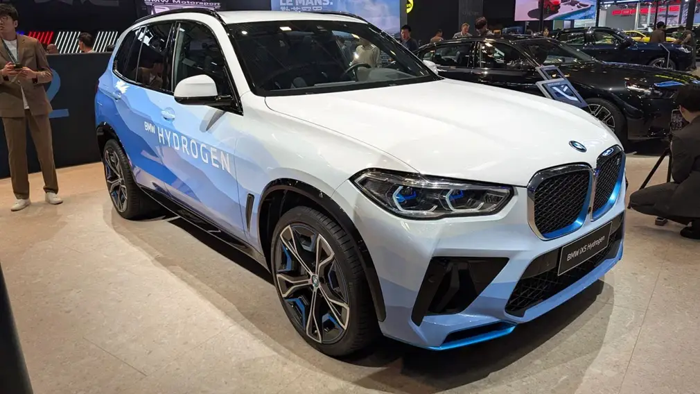 BMW ix5 hydrogen/Автосалон в Пекине 2026