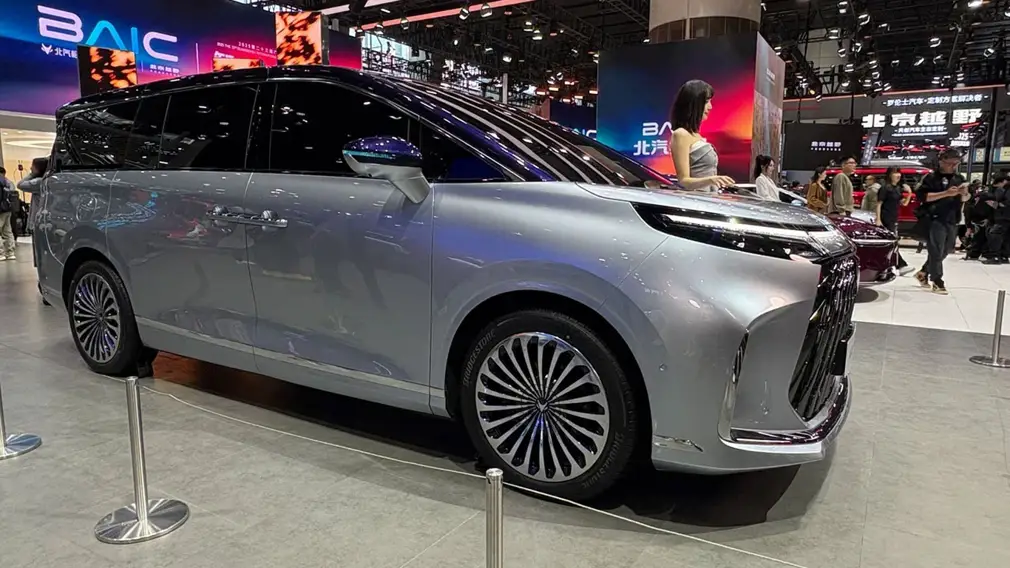 BAIC Arcfox MPV