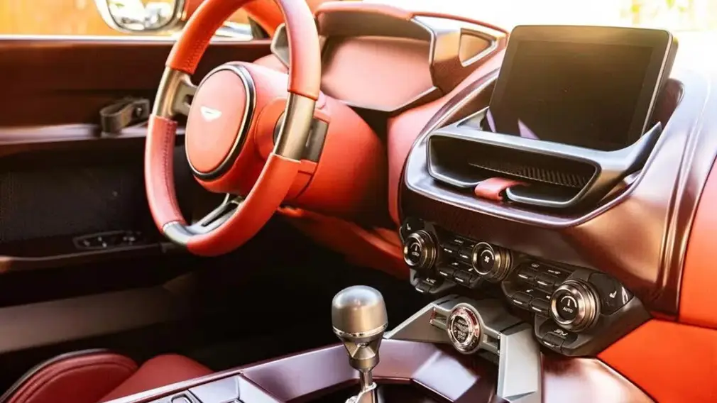 Aston Martin Valiant