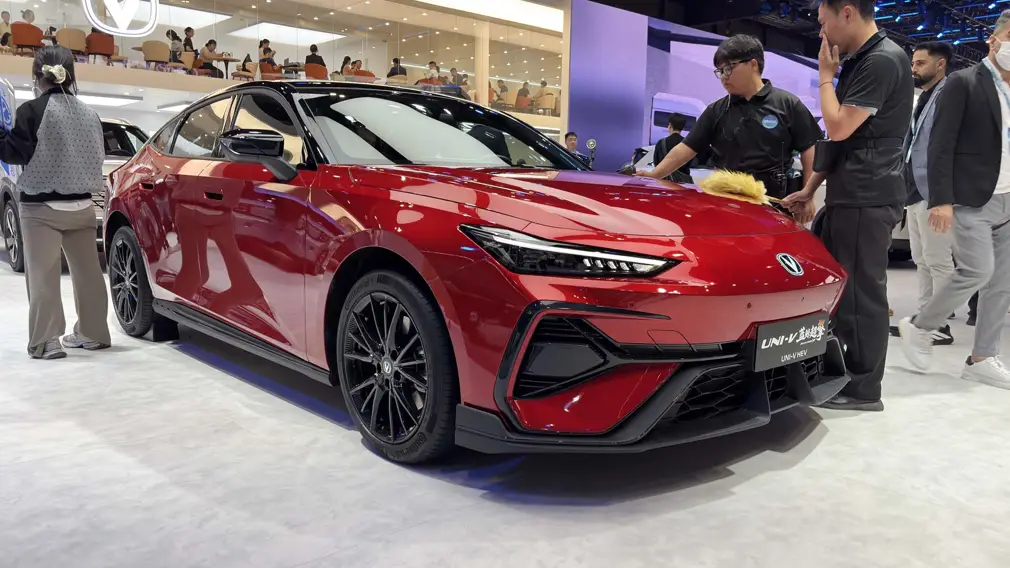 Автосалон в Пекине 2026 / стенд Changan