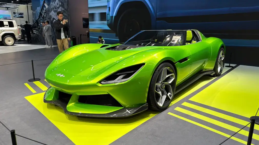 Fangchengbao/Автосалон в Пекине 2026