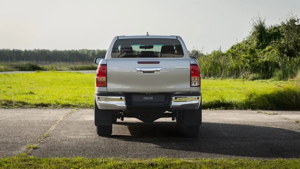 Toyota Hilux 2025 года уже появился на российском рынке: цена, комплектация