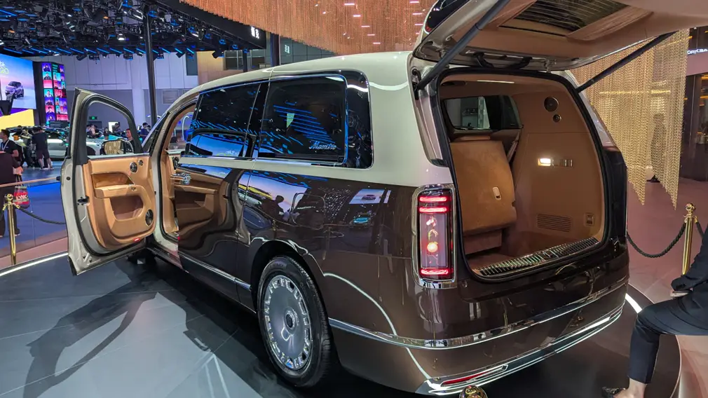 MAEXTRO V800