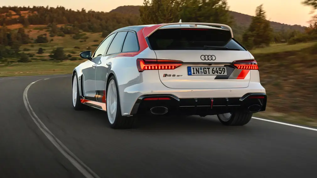 Компания Audi представила экстремальный универсал RS 6 Avant GT