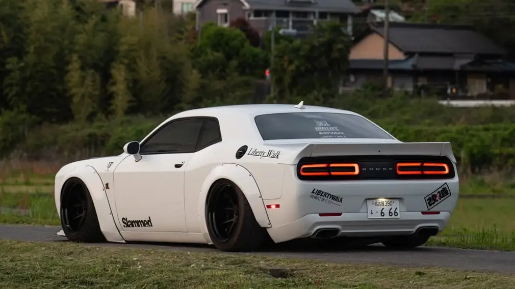 Dodge Challenger от Liberty Walk