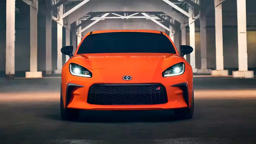 В Россию приехала Toyota GR86: сколько она стоит и чем может заинтересовать