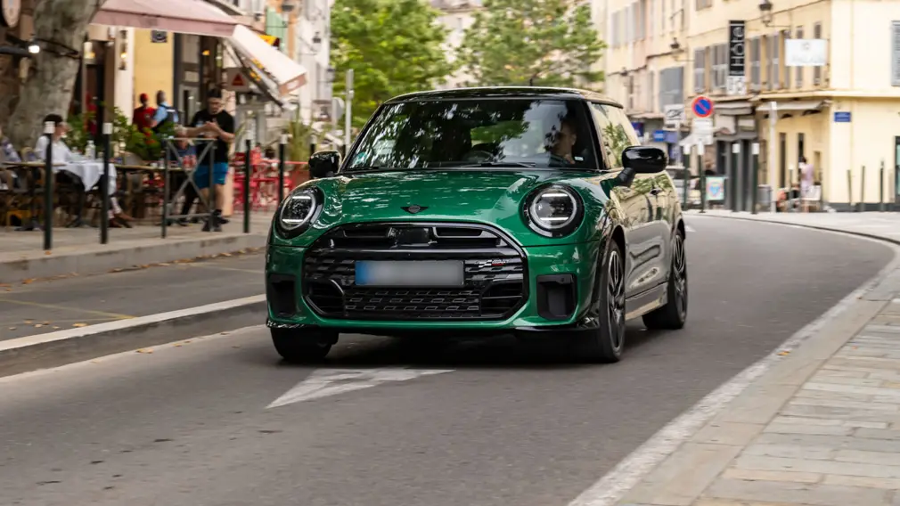 Дилеры предлагают Mini Countryman 2025 через параллельный импорт