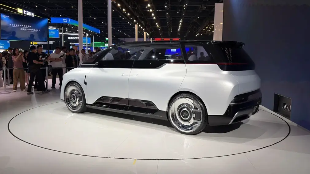 Robotaxi от Geely/Автосалон в Пекине 2026